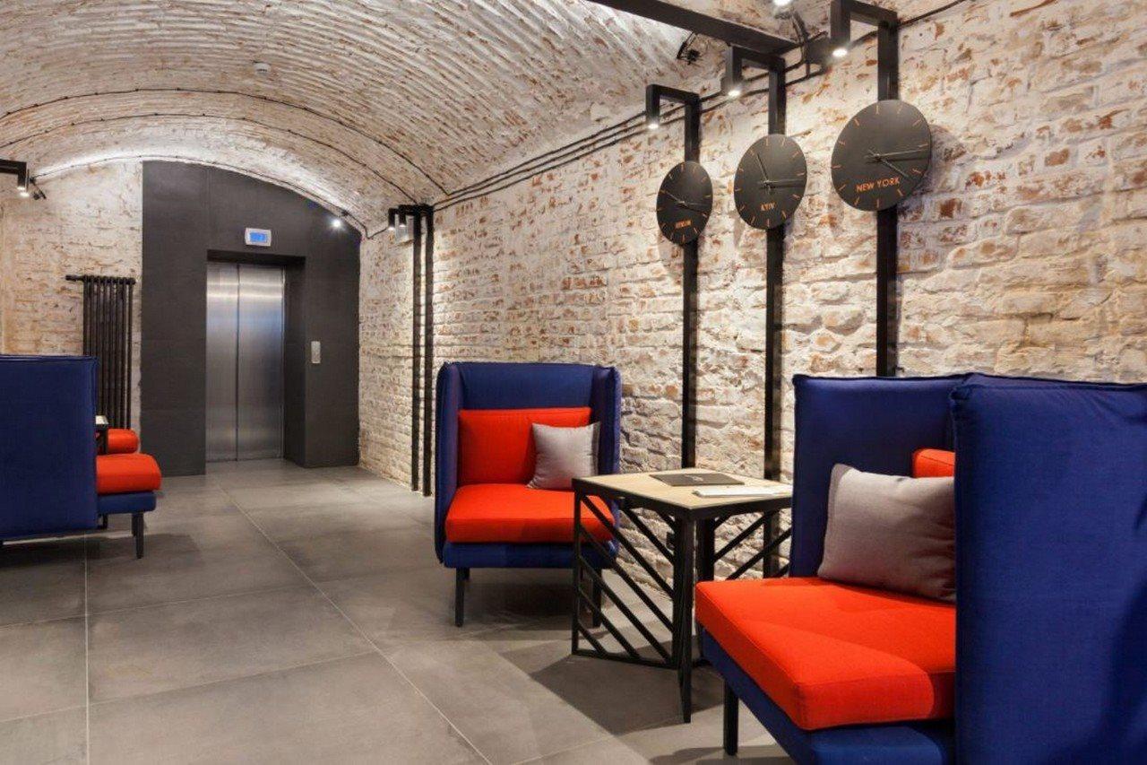 Ferenc Hotel & Restaurant Лвив Екстериор снимка