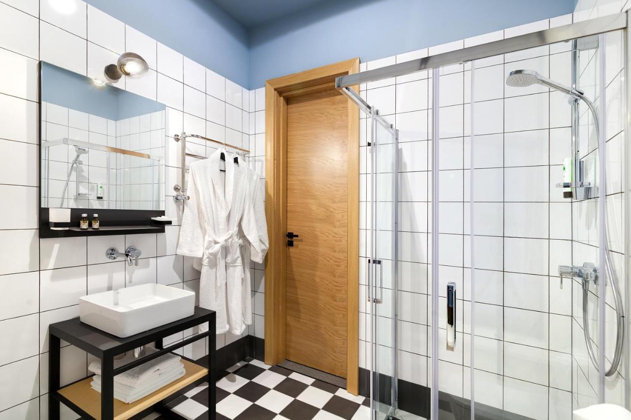 Ferenc Hotel & Restaurant Лвив Екстериор снимка